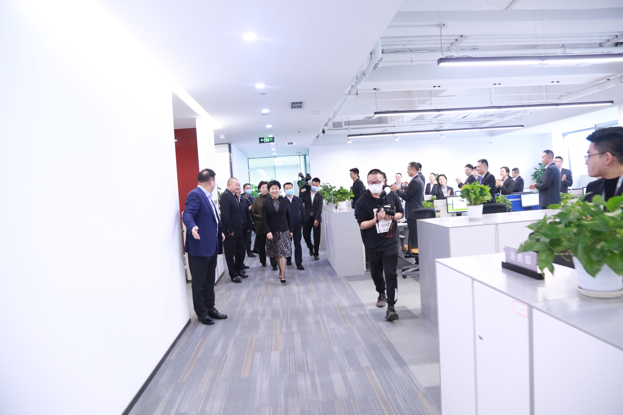 省人大常委會(huì)副主任、達(dá)州市委書記包惠蒞臨公司視察指導(dǎo)