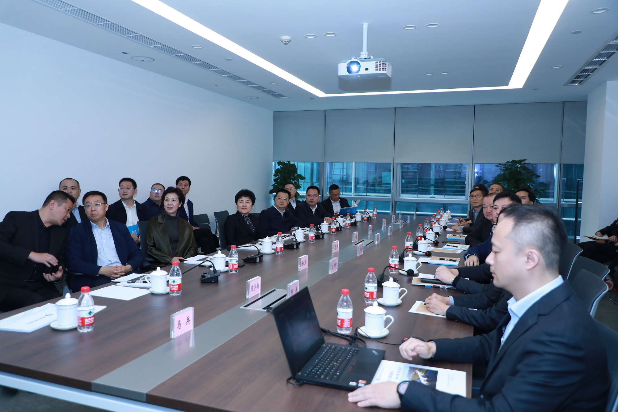 省人大常委會(huì)副主任、達(dá)州市委書記包惠蒞臨公司視察指導(dǎo)